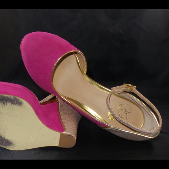 *SOLD* Hot Pink and Snakeskin Strappy Wedges - Picture 3 of 4